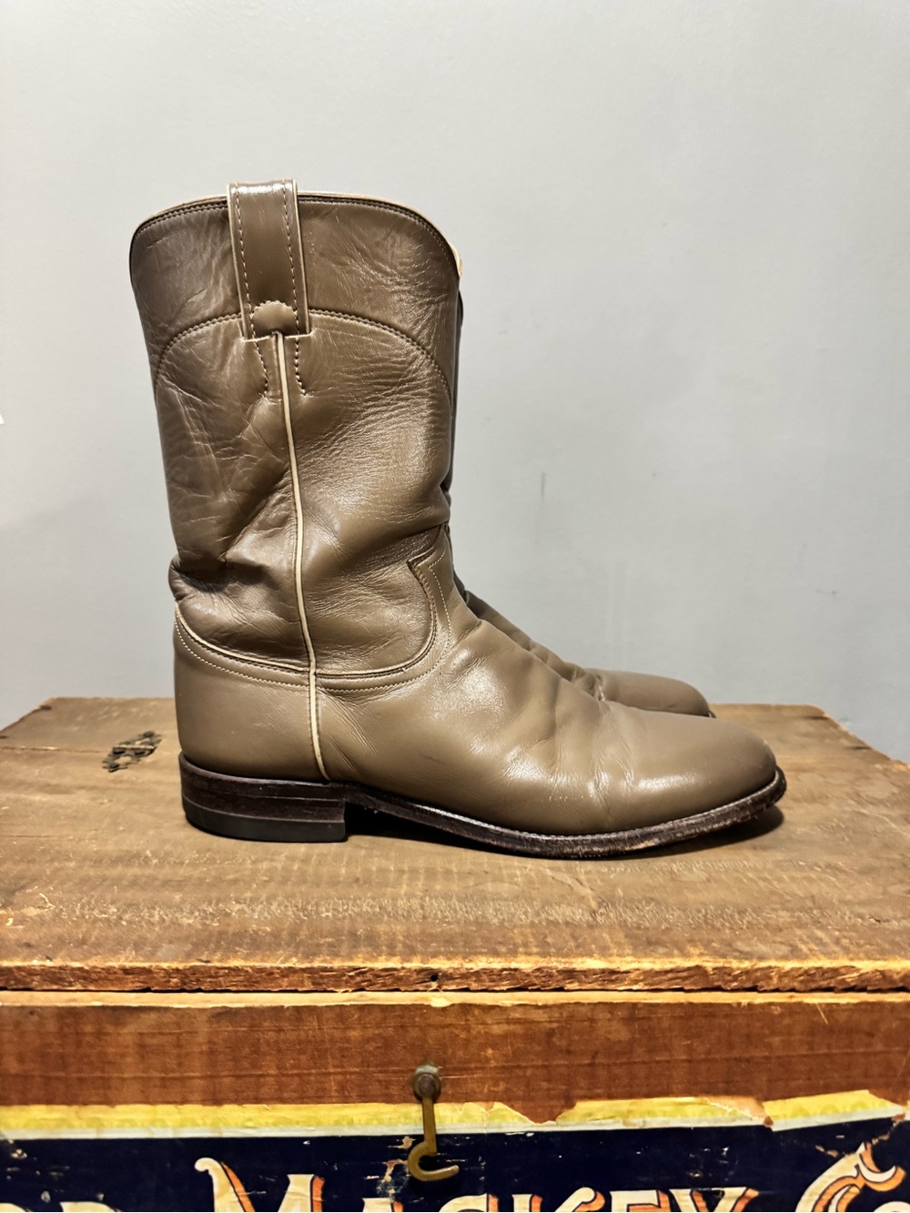 Vintage Justin 3033 Cowboy Boots Mens 9D Taupe Gray Leather Roper USA Western